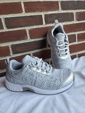 Orthofeet Sandy 982 Women's 7 Wide D Silver Gray Orthopedic Walking Sneakers